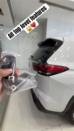 Preetam Soni on Instagram: "Maruti Suzuki Invicto – Alpha+ Top Model Full Review (Hindi) 🚙✨ Dosto, aaj hum detail me dekhenge Invicto ka top-spec variant, Alpha+ — jisme aapko milti hain premium features, hybrid powertrain, comfort, safety aur value for money ka complete combo. Agar aap 7-seater / MPV dekh rahe hain ya family car chahte hain — toh video zaroor dekhna! 🔹 Is video me aap dekhoge: Variant & seating configurations — 7-seater (Alpha+), 7-seater / 8-seater (Zeta+) layout options. En