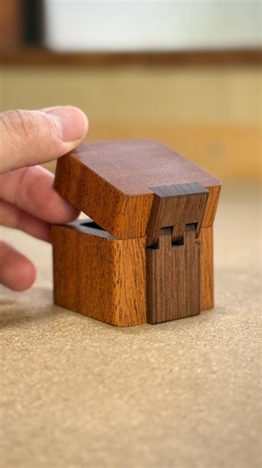 1.5M views · 23K reactions | #woodworking I used the wooden hinges I made earlier with a box joint jig and incorporated them into this tiny box!Normally, hinges are designed to stay as hidden as possible, but in this design, they stand out and create a great accent I’d really appreciate your likes and subscriptions  | ティーダブリューシーデザイン/TWCDesign | Facebook