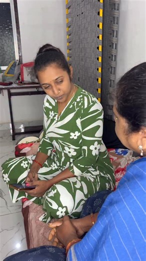 Viraj Family Vlog on Instagram: "2026 ની શરૂઆત 😍 ઘઉંના લોટની લાપસી ગુજરાતી સ્વાદ માં 😋 Ghav Na Lot Ni Lapsi Ingredients / સામગ્રી • Coarse wheat flour (ઘઉંનો જાડો દરાવેલો લોટ) (Bhakhri flour પણ ચાલશે) • 1 bowl water (1 કટોરી પાણી) • 1 spoon oil (1 ચમચી તેલ) Method (Short) / રીત • Boil water with oil (પાણી અને તેલ ઉકળે ત્યાં સુધી ગરમ કરો) • Add flour to boiling water (ઉકળતા પાણીમાં લોટ ઉમેરો) • Stir slowly for 2 minutes (ધીમે ધીમે 2 મિનિટ હલાવો) • Enjoy with jaggery & ghee 😋 (ગોળ–ઘી સાથે માણો,