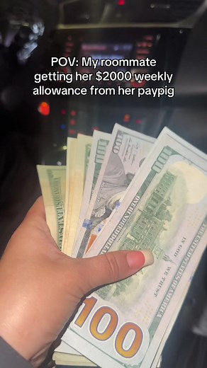 Goddess Ariel👑 (@goddess_ariel)’s video of pay pigs