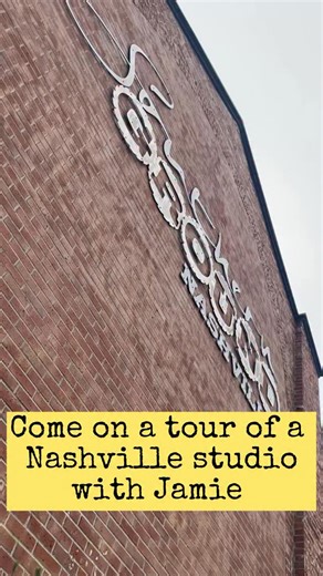 Come on a speedy ‘and not very accurate’ tour of Southern Ground Studio here in Nashville! Owned by Zac Brown this studio has recorded some legendary artists such as Kris Kristofferson, Dolly Parton, Neil Young and many more! Follow along as we make music for the week! 🕺🏼 @southerngroundnashville_ #nashville #studio #bluegrass #fyp #country | JigJam