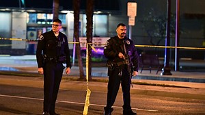 Etats-Unis: dix victimes dans une fusillade à Los Angeles, le suspect toujours en fuite