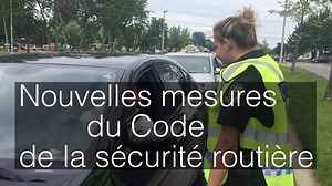 Connaissez-vous les nouvelles règles du Code de la sécurité routière? Des policiers faisaient de la sensibilisation auprès des automobilistes, des cyclistes et des piétons aujourd'hui. Pour plus d'informations sur la réforme de la sécurité routière, c'est ici : https://bit.ly/2IvMS4M | ICI Mauricie Centre-du-Québec