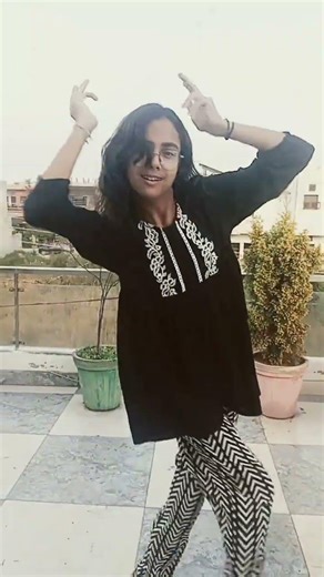 Meri Mehbooba 💗✨ |#shortsfeed #dance #trending #song #viral #trend #trendingdance #trendingsong #yt