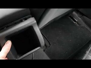 How to adjust the handbrake in the Renault Megane?