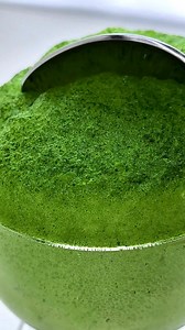 🇮🇹 Aria di prezzemolo 🌿 🇬🇧 Parsley air 🌿 .🇬🇧Give a nice green color and flavors touch to your dishes with this very powerful air with fresh, herbaceous and intense contrasts. It’s quick and easy to make. It's vegan but can be used in fish, vegan, vegetarian and meat dishes. ✨ 👑 You can find the full recipe in the subscribers section on my Instagram page chez_martina_events👑👉🏼Subscribing is very easy: find the 👑 icon on my profile and follow the instructions. You will find the recipe