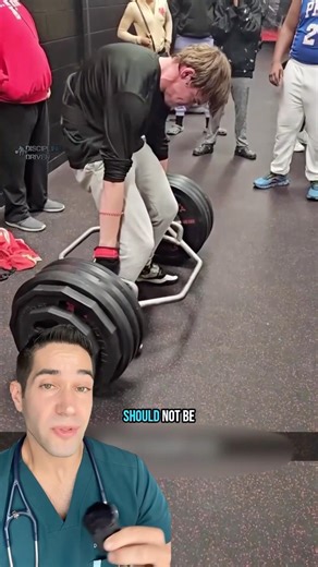 Doctor Reacts: is deadlifting dangerous?!