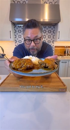 How to make authentic chicken adobo: easy Filipino recipe