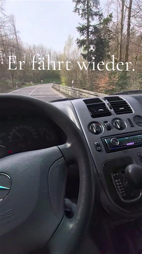 Seit letztes Jahr stand mein Vito in der Garage. Nun fährt er wieder. 25 Jahre alt, die Jahre haben Spuren hinterlassen sie nun nach und nach beseitigt und repariert werden. #mercedesvito #mercedesbenz #oldcar #altesauto #fy