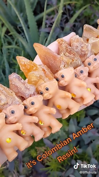Now available 🛒 #tiffstrolls #crystaltroll #amber #resin #resinart #resin #trolldoll #trolltok #witch #handmade #treesap #90s #golden #jurassicpark