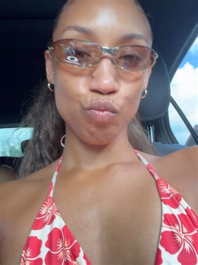 Smarties 🇲🇶 | 11 AM 🌺 | Instagram