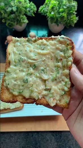 Creamy Onion on Bread Recipe | Cheesy Creamy Onion Toast | Easy Breakfast & Snack Recipe