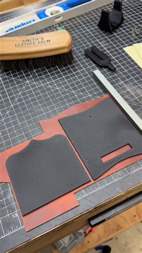 Crafting a Unique Combi Wallet from Leather