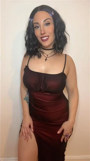 Spaghetti strap mesh dresses, freesia and body glitter #grwm #nostalgia #90s #millennials