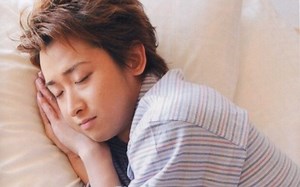 大野智睡顏合集：不想從被窩裡出來