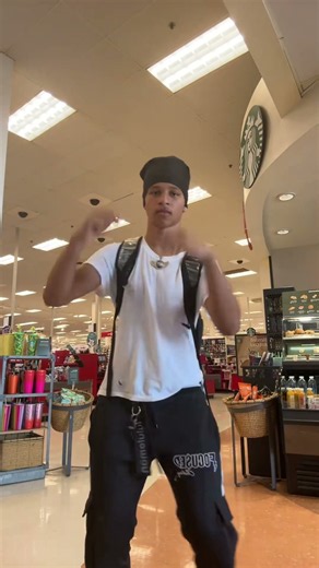 Hollon 🔥🔥🔥 | Clean Dance Moves #shorts