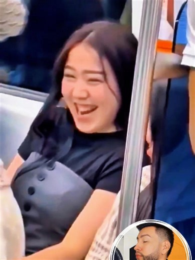 Le cedió el asiento pensando que era un bebé y recibió esto #parati #tiktokviral #Curiosidades #sabiasque #tendencia #trucos #hacks #tendencias #diy #karmapositivo #cederelasiento #respeto #lecciondevida #momentosvirales #amabilidadtiktok #quelocuraesto