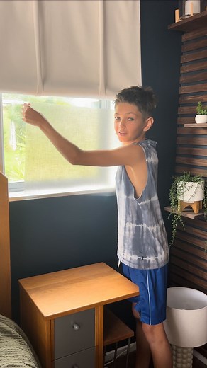 🤔 Thinking that window film is tricky to install? 🛑 Stop that thought right now! 👉🏻 Learn from this 11 year old just how easy it is! This static cling window film design is called Texido and is literally flying out the window. It’s beautiful earthy tones ads both warmth and texture to the space 🤎 #windowfilm #frostedglass #windowtinting #diyhomedecor #easydiy | Vinyl Home