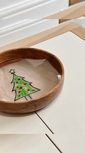 Try this easy Christmas magic colour reveal with your little ones 🎄 Instructions: - Fold kitchen paper towel in half - Draw a the outline of your design on the top half with a sharpie - Colour in the design on the inside of your paper towel - Use a spray bottle of water or a tray with water in to reveal the coloured in picture 🎅 you could draw a tree, present, bauble or anything you want! Follow along for more easy activities just like this one! ⭐️ #kidsactivities #easyplayideas #easyplayideas