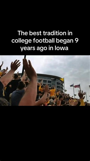 For the kids🖤💛 #iowa #iowahawkeyes #wave #waves #cfb | hawkeye wave