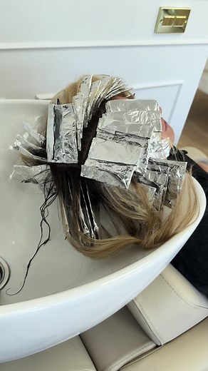 Backwash step by step Explain this feeling to a man ✨ #derbysalon #backwashstepbystep #hairwash #tone #hairtone #removefoil #derbyshiresalon