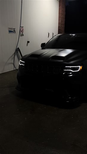 Exploring the Jeep Trackhawk vs. Hellcat Performance