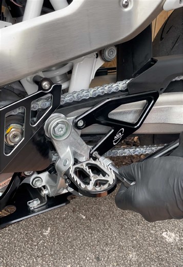 Upgrading Husqvarna 701 SM with AS3 Performance Heel Plates