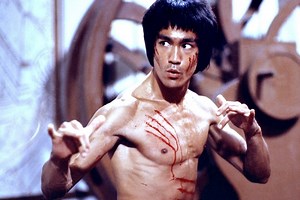 Legendarny Bruce Lee w filmie "Wejście smoka". Słynny film w kinach studyjnych w Małopolsce w ramach 100-lecia Warner Bros.