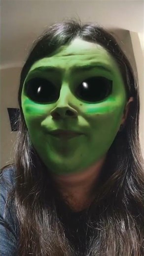 Alien Humor: A Girl with No Friends?#AlienFilter #Humor #Funny #Comedy