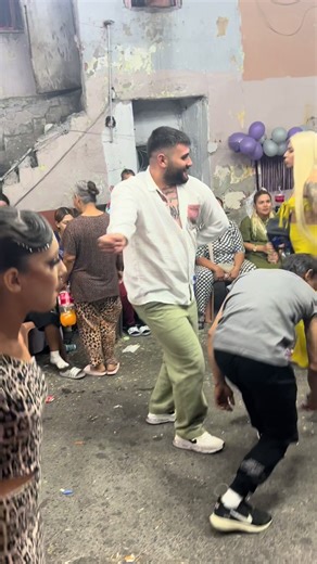 Energizing Roman Havası Dance Moves