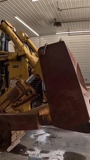 221K views · 3.1K reactions | Watch me revive an inoperative Cat D6R!  #BulldozerRepair #DIYMaintenance #HeavyEquipment #CatD6R #RestorationProject #ArmySurplus | C & C Equipment | Facebook