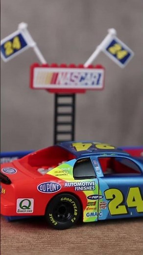 1999 Mega Bloks Nascar Official JEFF GORDON #24 Building Set #9921