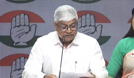 महिला सम्मान की बात करने वाले प्रधानमंत्री नरेंद्र मोदी ने 2018 में श्रीमती सोनिया गांधी जी के बारे में बेहद अपमानजनक शब्द कहे थे।'कांग्रेस की विधवा' और '50 करोड़ की गर्लफ्रेंड'- ये प्रधानमंत्री और मुख्यमंत्री पद पर बैठे नरेंद्र मोदी के शब्द हैं।मास रेपिस्ट प्रज्जवल रेवन्ना के लिए वोट मांगने खुद नरेंद्र मोदी जाते हैं, बिलकिस बानो के दोषियों को रिहा कर दिया जाता है। चाहे हाथरस हो या उन्नाव- अपराधियों के साथ खड़े रहना ही BJP का असली चाल-चरित्र-चेहरा है।: कांग्रेस SC विभाग के चेयरमैन @AdvRajendraPa