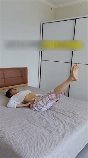 Do These 4 Exercises Before Bed for a Flatter Core