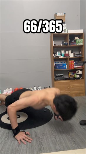 25K views · 520 reactions | Day 66/365 push-ups challenge #huyhoang #pushups #pushupchallenge #fitness #workout | Huy Hoàng | Facebook