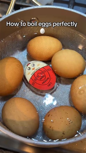 🥚 Make Cooking Fun & Flawless! ⏰ Say goodbye to overcooked eggs and boring kitchens — meet the Cute Cartoon Egg Timer, your adorable new cooking buddy! 💛 💡 Why You’ll Love It: ✨ Perfect Timing Every Time – Color-changing design helps you get soft, medium, or hard-boiled eggs just right. 🎨 Fun & Colorful Design – Cute cartoon style brings joy and personality to your kitchen. 🍳 More Than Just Eggs – Use it for baking, cooking, or timing any kitchen task. 🔋 No Batteries Needed – Just drop it 