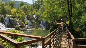 Descubre el sendero más bonito de Cantabria: una ruta mágica y fluvial con pasarelas y cascadas