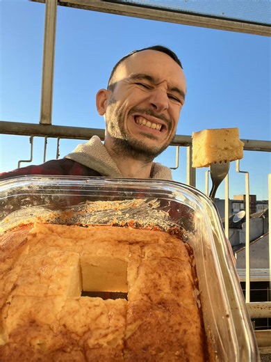 Рецепт за закуска: Баница с грис и извара