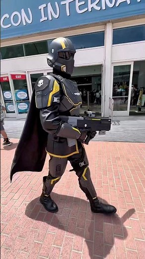 Awesome Helldivers 2 cosplay at Comic Con!