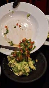 Tableside Queso and Guacamole😋