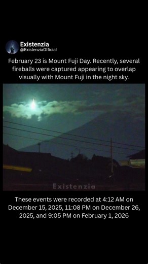 meteors Captured Over Japan’s Mount Fuji