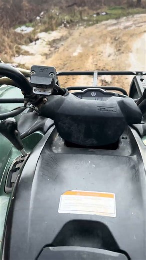 Ridding in the snow #fourwheeling #fourwheeler #deer #deerhunting #pleasesubscribe #bowhunting