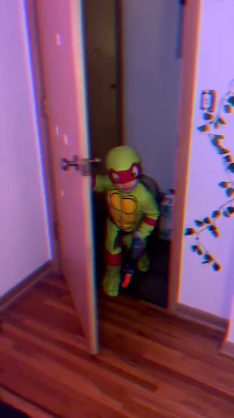 Fortnite Gameplay: Breaking Into My House