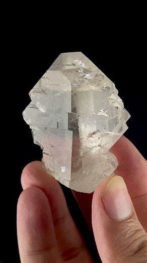 🌪️✨ Beautiful Aesthetic Twisted Gwindel Quartz Crystal ✨🌪️ A truly elegant and aesthetic Gwindel Quartz crystal, showcasing the classic twisted formation that makes these specimens so unique and desirable. This piece exhibits fine clarity, sharp definition, and excellent luster. Completely damage-free and perfectly formed — a top-quality specimen for any serious collection. 📏 Weight: 80 grams 📐 Size: 54 × 48 × 22 mm 📍 Locality: Shalman, Khyber District, Pakistan 🔹 Distinct twisted Gwindel 