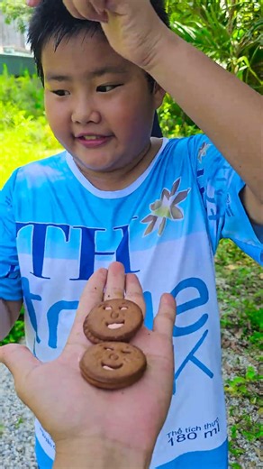 THỬ THÁCH ĂN BÁNH MẶT HỀ CÙNG 3 LOẠI SỮA ĐẶC Kem Celano , siêu ngon sự kết hợp hoàn hảo #food #cute