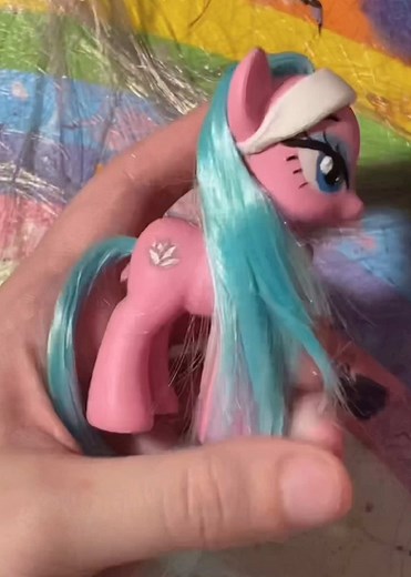 New custom ! Who should I make next ? #mylittlepony #mylittleponyfriendshipismagic #mlpg4 #mlptoys #mlpcustompony #ponycustom #mlpcustom #custommlp #custompony #mlpaloe