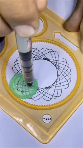 Amazing Spirograph art #SpirographDesign#ArtShorts#SatisfyingArt#MashallahArt#Shorts#Creative