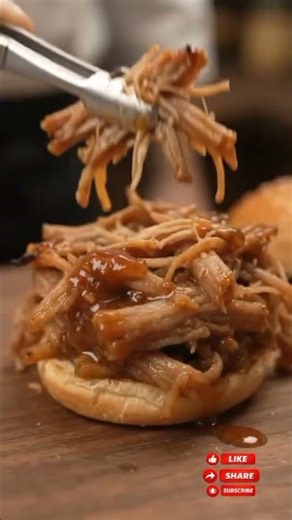 🥪🔥 Tiny kitchen, BIG BBQ flavor! Juicy pulled pork + crispy bun = perfection 🤤✨#BBQPulledPork