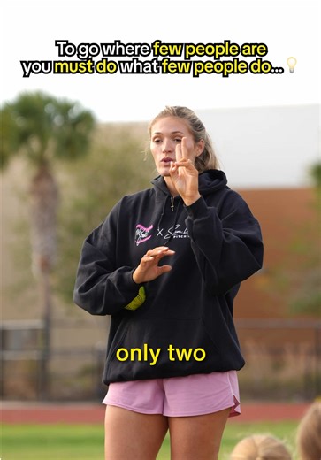 If you want to make it to where you want to be, you’re going to have to do things that NOBODY else does… And that doesn’t mean you need to throw 500 pitches every weekend🙅‍♀️ But it does mean that you need to show up for yourself when nobody else is watching🫣 It does mean that those drill sessions that you want to do the LEAST are the ones you NEED the most👏 Every small action you take all adds up into the bigger picture🏔️ Brick by brick☝️❤️ #softball #pitching #strikeout #pitcher #mindset