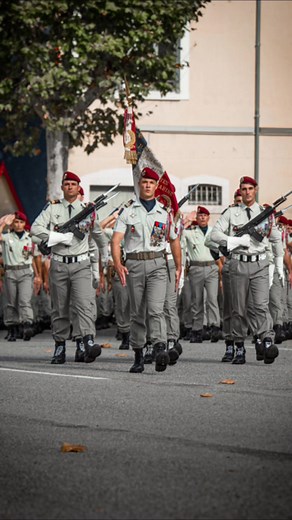 Chant régimentaire du 3e RPIMa lors de la cérémonie de la Saint Michel 2023 à Carcassonne. 11e brigade parachutiste | Troupes de marine | 3e Division | Armée de Terre | 3e RPIMa